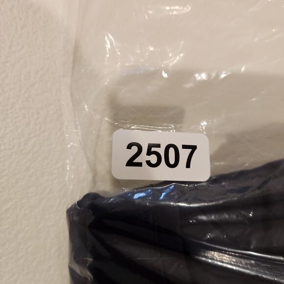 Quince Black Quick Dry Ultra Form Long Sleeve Top Size Large Stretch Workout - Picture 9 of 9